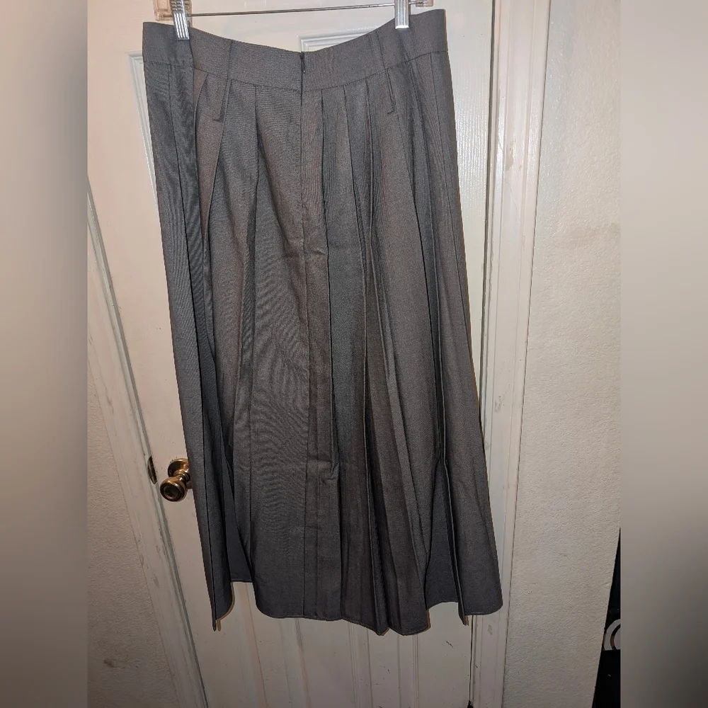 Commense Women's Gray Mid Waist Pleated Maxi Skirt (New w/Tags!) - Picture 4 of 4